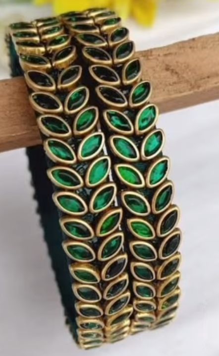 Emerald Leaf Antique